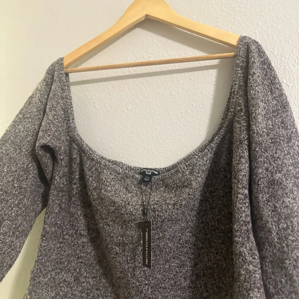 🐣NWT PrettyLittleThing Charcoal Off-Shoulder Sweater - Picture 8 of 12